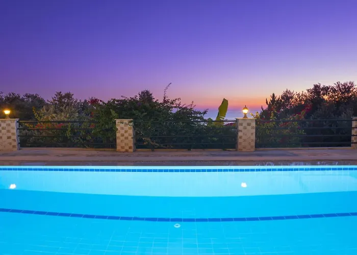 6 Bedroom Βίλα Καλκάν