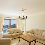 6 Bedroom *